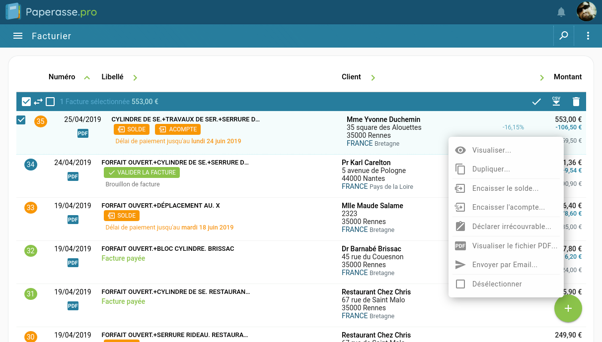 Capture d'écran Ordinateur portable : Facturier du micro-entrepreneur avec sélection pour effectuer des opérations groupées comme le téléchargement au format CSV
